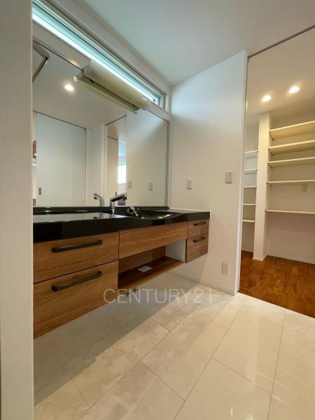伊勢崎市韮塚町中古一戸建ての独立洗面台|洗面脱衣所