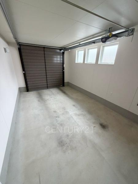 伊勢崎市韮塚町中古一戸建ての駐車場|ビルトインガーレジ