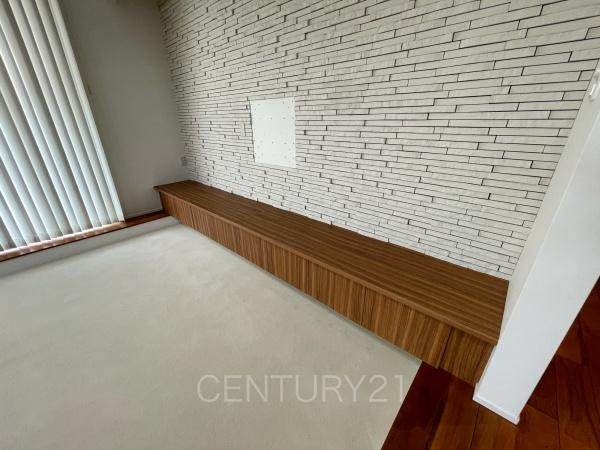伊勢崎市韮塚町中古一戸建ての居間・リビング|テレビボード付きのリビング