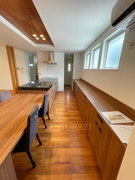 伊勢崎市韮塚町中古一戸建ての居間・リビング|ダイニングテーブルスペース