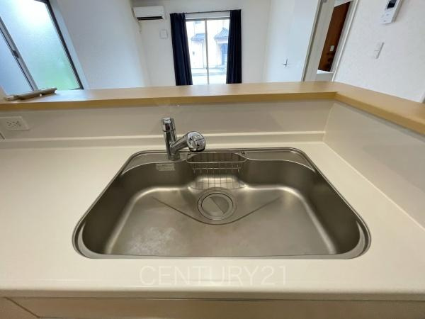 伊勢崎市韮塚町中古一戸建てのキッチン|浄水器付きです。