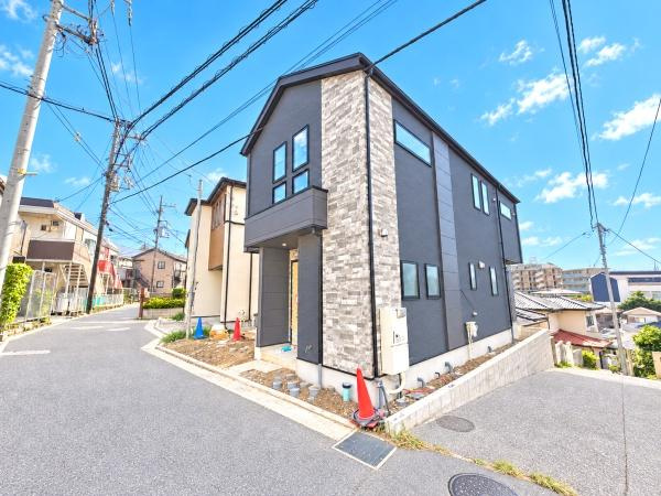 横浜市旭区二俣川２丁目の新築一戸建の前面道路含む現地写真|陽当りの良さが伝わります。
是非一度、現地へ起こしください。

