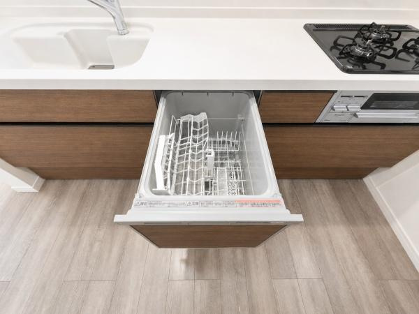 横浜市金沢区柳町の新築一戸建のキッチン|食洗器付きなのは家事の負担を軽減してくれる嬉しいポイント♪