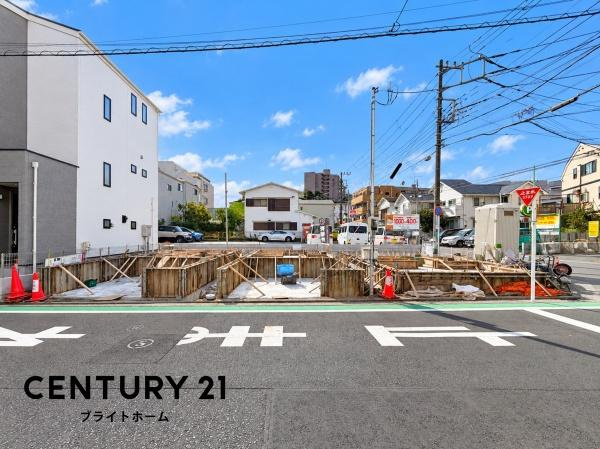 横浜市磯子区丸山２丁目の新築一戸建の外観|同仕様物件もご案内をさせて頂きます。
お車でご自宅まで送迎承ります。