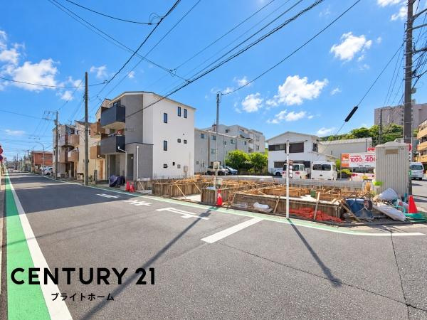 横浜市磯子区丸山２丁目の新築一戸建の前面道路含む現地写真|前面道路が広いので、安心して駐車可能です！
是非現地へお越しください。