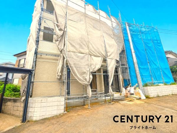 横浜市港南区港南１丁目の新築一戸建の前面道路含む現地写真|周辺は落ち着いた街並みになります。
子育てにはぴったりの住環境♪