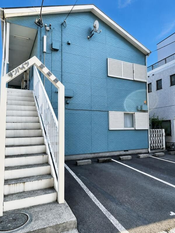 サンハイツ東林間のエントランス