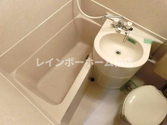特典：仲介手数料が無料です!!の浴室|別部屋。参考写真。