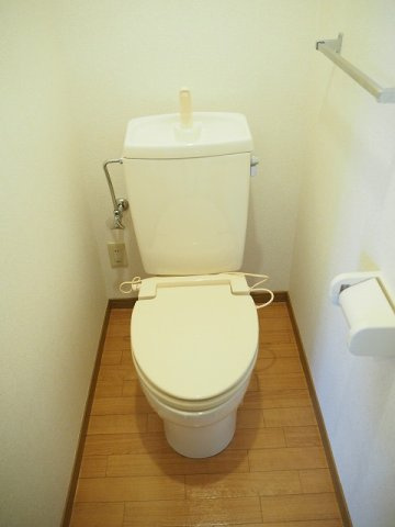 ヴィラ・エテルネ黒瀬Ｃのトイレ|ゆったりとした空間のトイレです