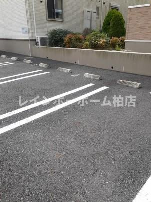 【仲介手数料：50％OFF】対象物件！の駐車場
