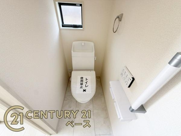 リーブルガーデン菅原町 １号棟 ／新築一戸建のトイレ|■現地撮影写真■１・２階ともに清潔感のある綺麗なお手洗を完備！