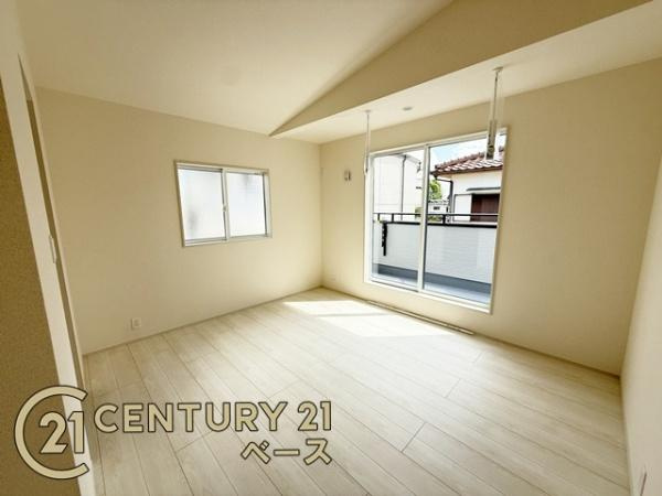 奈良市あやめ池南２丁目 ２号棟 ／新築一戸建の居間・リビング