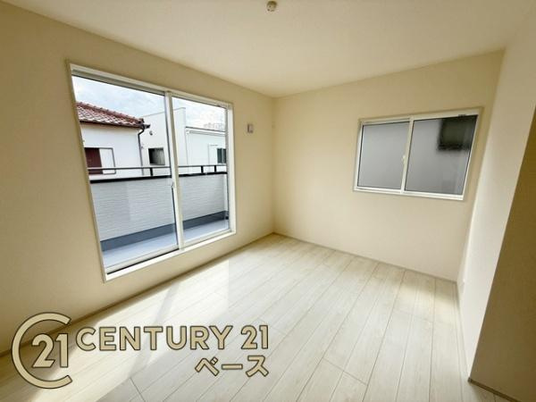 奈良市あやめ池南２丁目 ２号棟 ／新築一戸建の居間・リビング