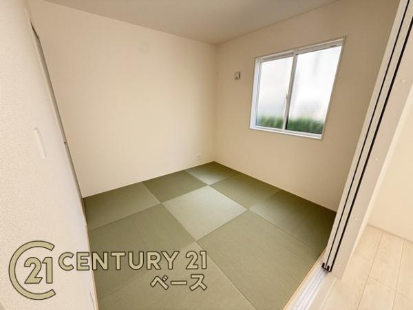 奈良市あやめ池南２丁目 ２号棟 ／新築一戸建の和室|■くつろぎのリビングとしても利用可能な和室です！