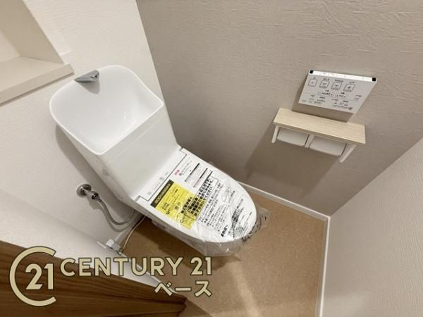 ローレルコート天理前栽のトイレ|■リフォーム済みの綺麗なお手洗いです！