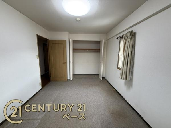 ヴァルシオン生駒の洋室|■収納部屋としても利用可能の洋室です！