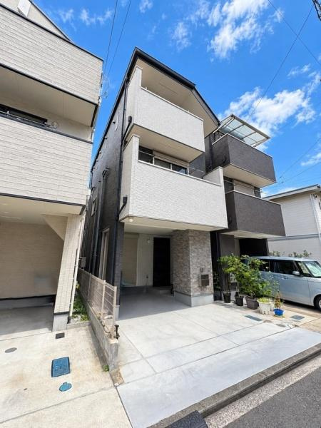 横浜市鶴見区市場西中町の中古一戸建