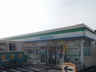 ヴィータ　フェリーチェⅠの周辺|ファミリーマートまで400m