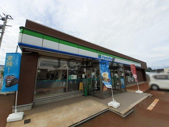 シーダー・フォレストの周辺|ファミリーマート上越南新町店まで1300m