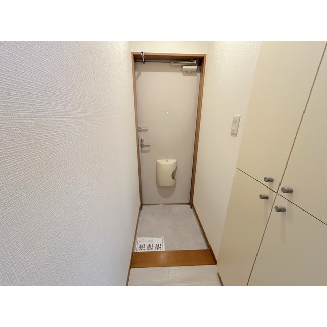 ヒルズ皇山の玄関