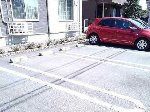 ＣＨＥＳＴＡ長江の駐車場