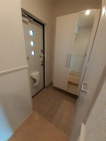 パインアルブル　Ｂの玄関