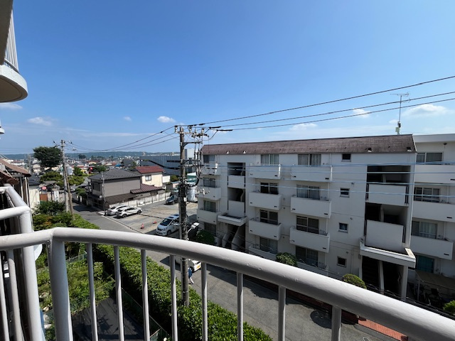 飯能マンションA棟の展望|2025年7月撮影。
