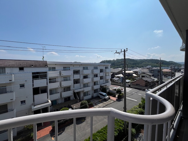 飯能マンションA棟の展望|2025年7月撮影。