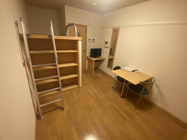 レオパレス八剱の居間・リビング
