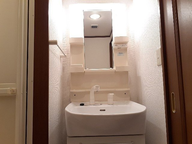 シューネスの洗面所