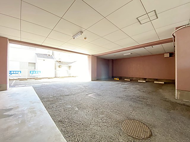 アネックス春日野の駐車場
