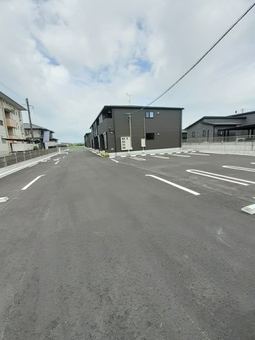 メゾン・カイティスⅠの駐車場