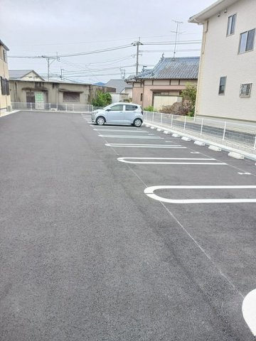 アバンツァートの駐車場