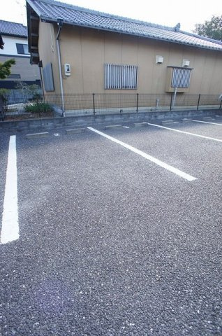 シャトルの駐車場