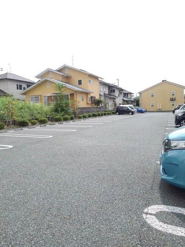 メゾン・ジェルメⅠの駐車場