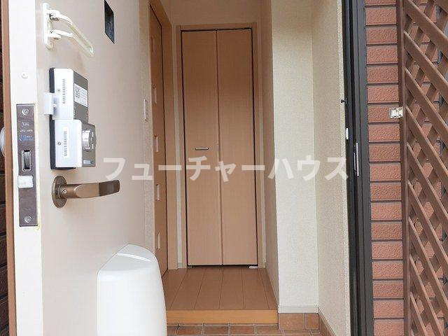ヴィラ．ローズ　シャロンの玄関