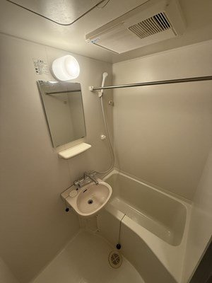 レオパレス南台の浴室