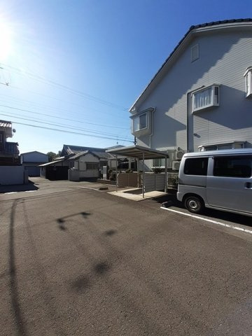 キスメット・メゾンＡの駐車場