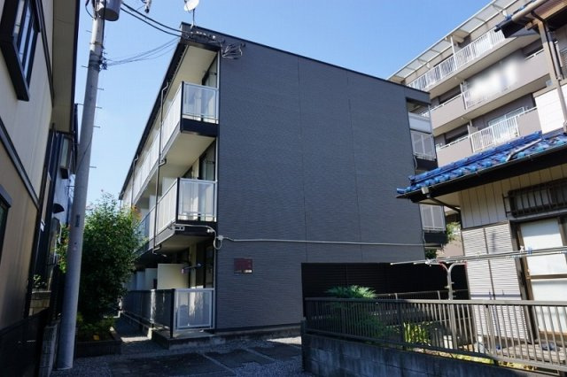 レオパレスＪＨＫ戸田の外観