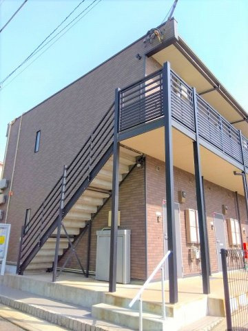 レオネクスト小山ロイヤル館の外観