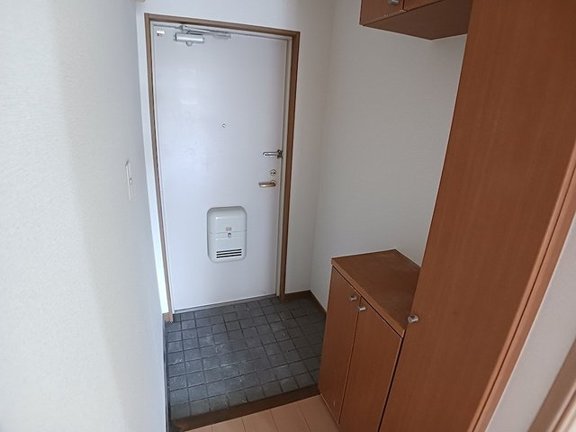 グランセレッソ弐番館の玄関