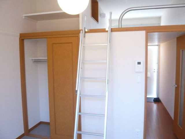 レオパレスＪ　Ｇｒａｃｅみらいの居間・リビング|ロフト付のお部屋です。