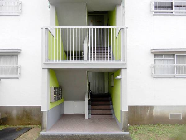 ビレッジハウス邑久1号棟のエントランス|毎日通るエントランスはこのようになっています