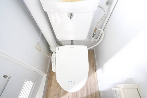 ビレッジハウス万富2号棟のトイレ|ビレッジハウスの同一物件・同一タイプの間取りの写真です