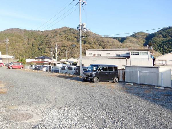 ビレッジハウス吉井Ⅰ1号棟の駐車場|駐車場完備です
