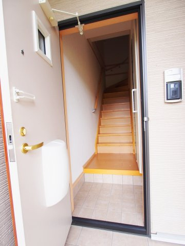 若葉Bの玄関