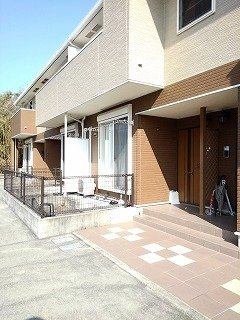 キャトルセゾンのエントランス|ゆとりのあるエントランスです