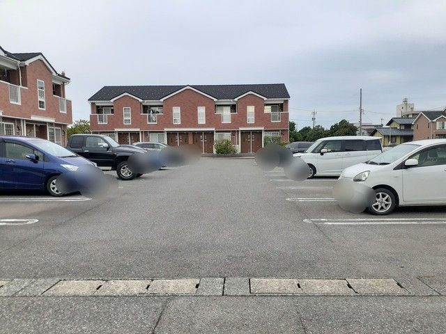 イースト　スクエア　Ａの駐車場