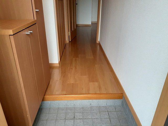 イースト　スクエア　Ａの玄関