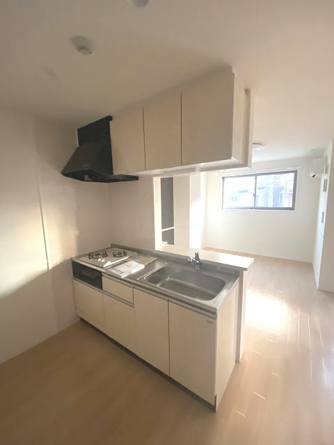 尼崎市尾浜町３丁目のアパートのキッチン